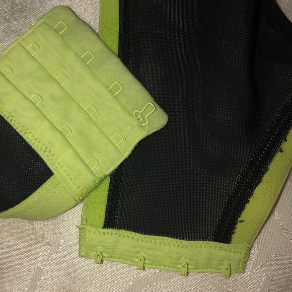 🖤💖 Cacique 44DD (44E) plunge bra 💖🖤 EUC - Picture 5 of 7